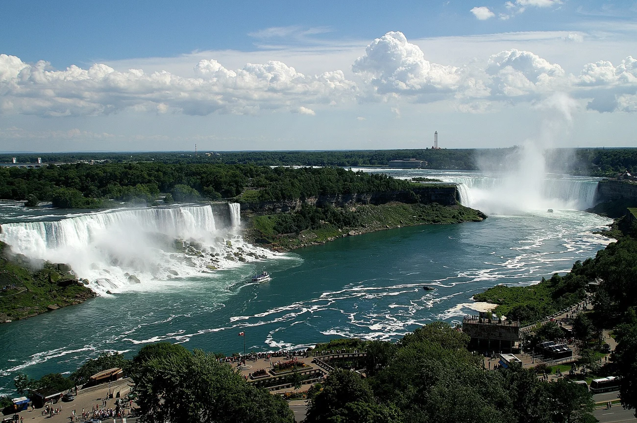 The Niagara day from Heart Lake